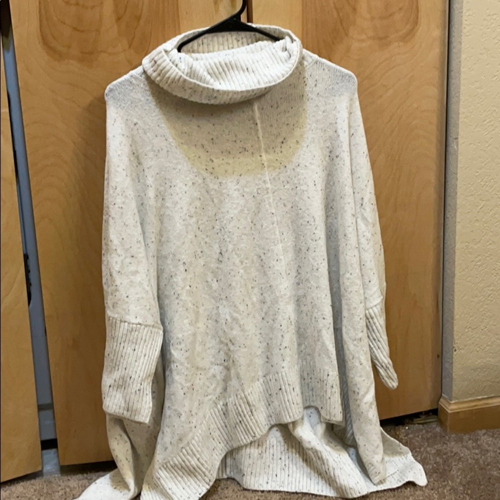 White and Black speckled LOFT Turtle neck.